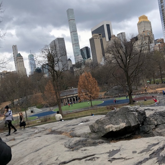 Meet your Posher, Gabriela - Picture 1 of 1